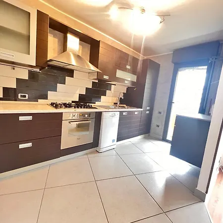 Casa Pavone * أبريليا