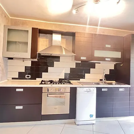 Casa Pavone * أبريليا