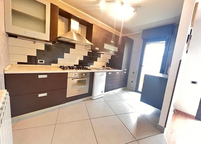 Casa Pavone * أبريليا